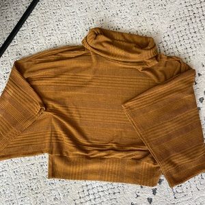 Umgee 3/4 sleeve turtle neck